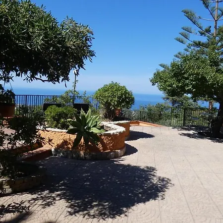Beliving House * Mandra Capreria