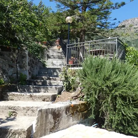 Villa Beliving House Mandra Capreria