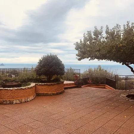 Villa Beliving House Mandra Capreria